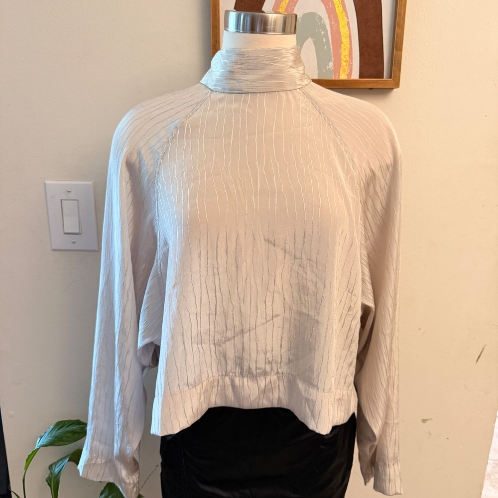 H&M High Neck Blouse Womens L Silver Crinkle Metallic Party Top Raglan Sleeves